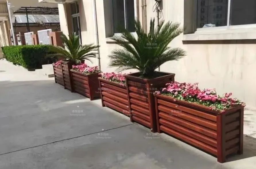 1676955458157625.jpg 花箱