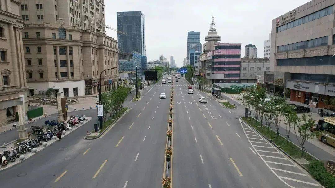 1689120734430450.jpeg 花箱