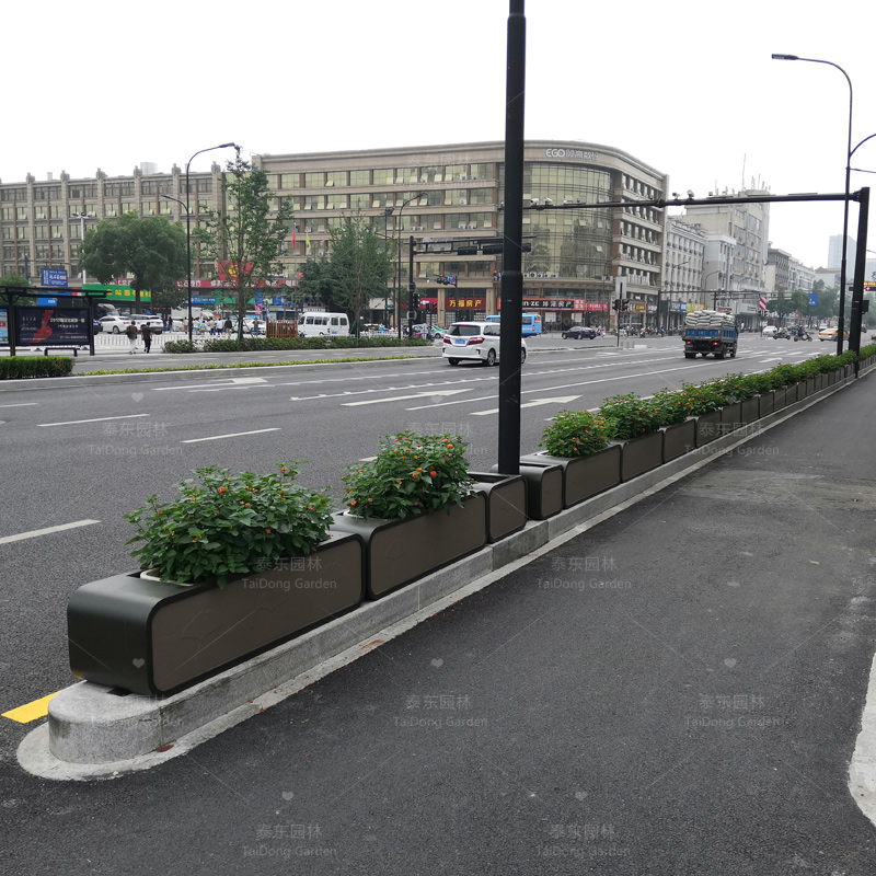 1689148025154861.jpg 花箱