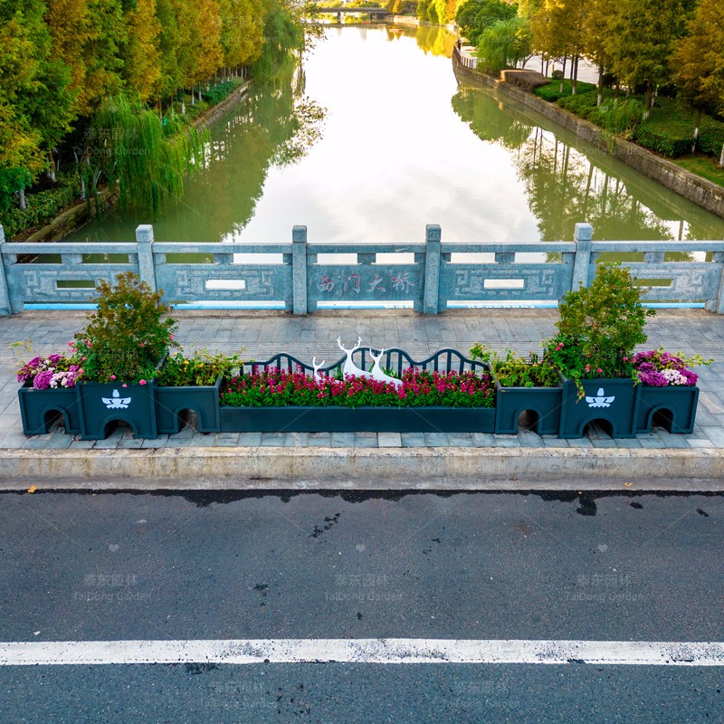 1689148025279316.jpg 花箱