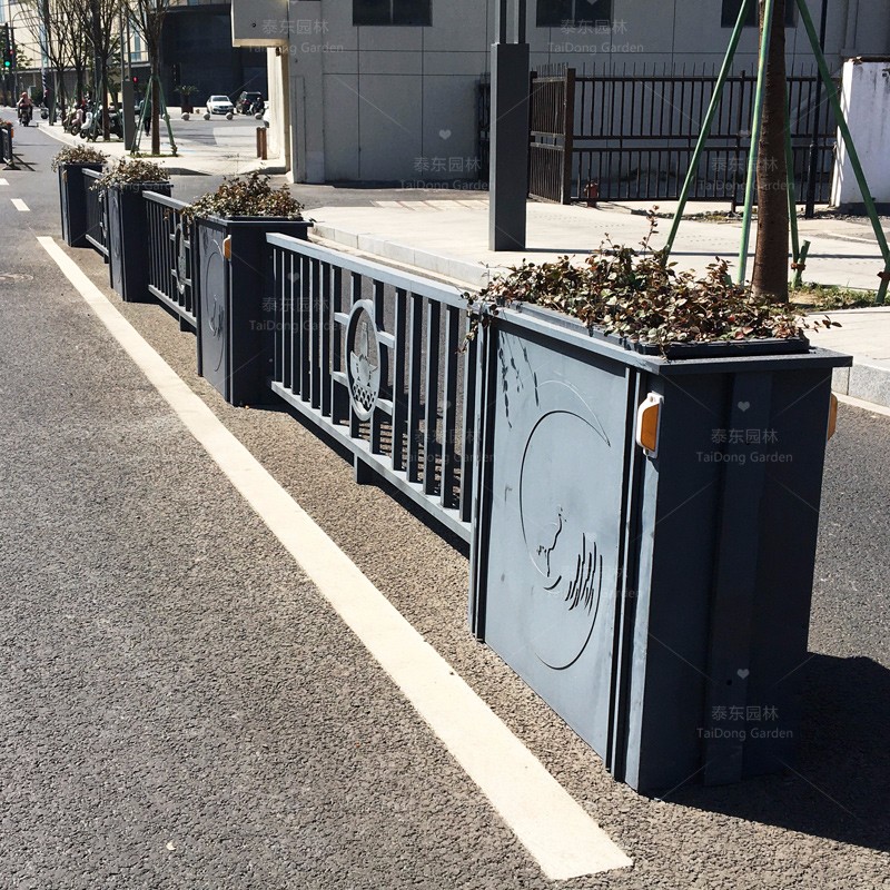 1689148025833348.jpg 花箱